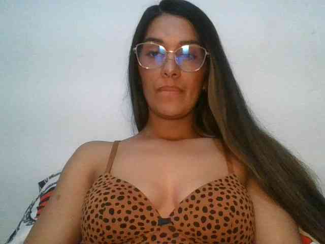 JuanaBrunette