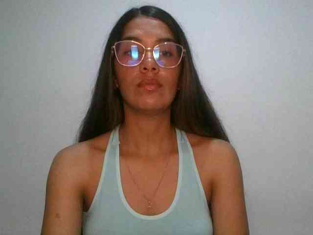 JuanaBrunette webcam