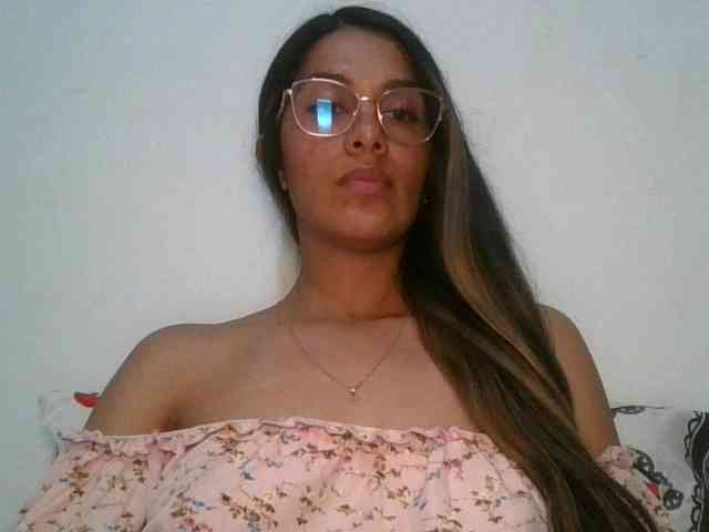 JuanaBrunette webcam