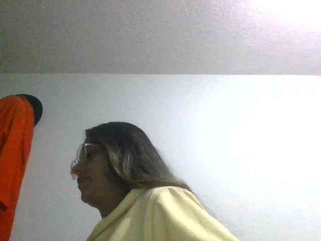 JuanaBrunette webcam