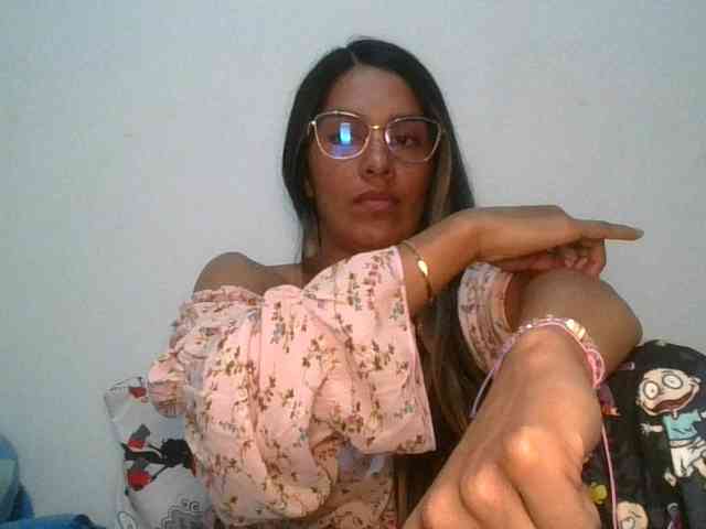 JuanaBrunette webcam