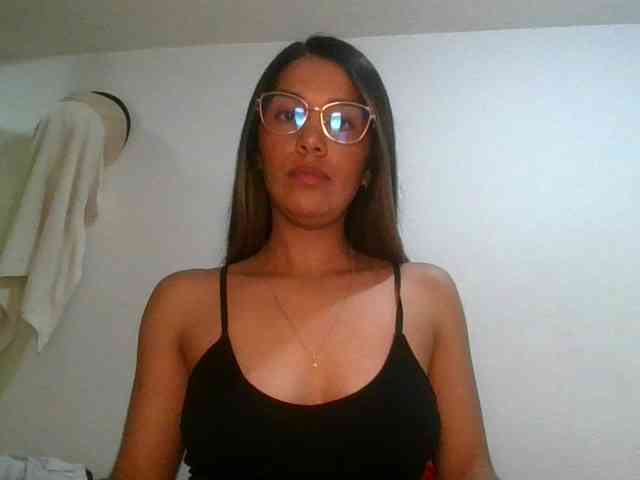 JuanaBrunette webcam