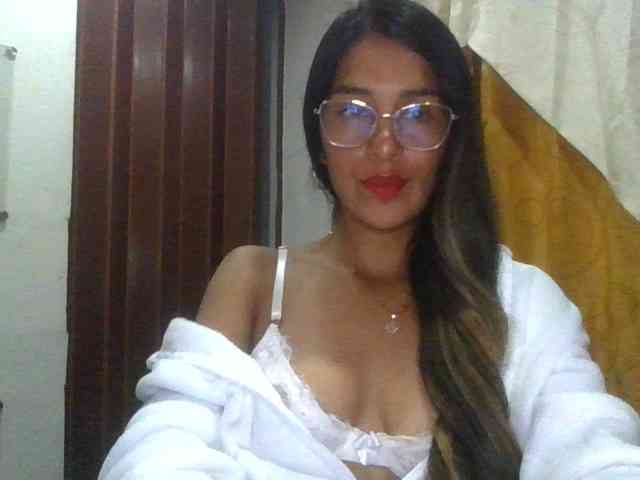 JuanaBrunette