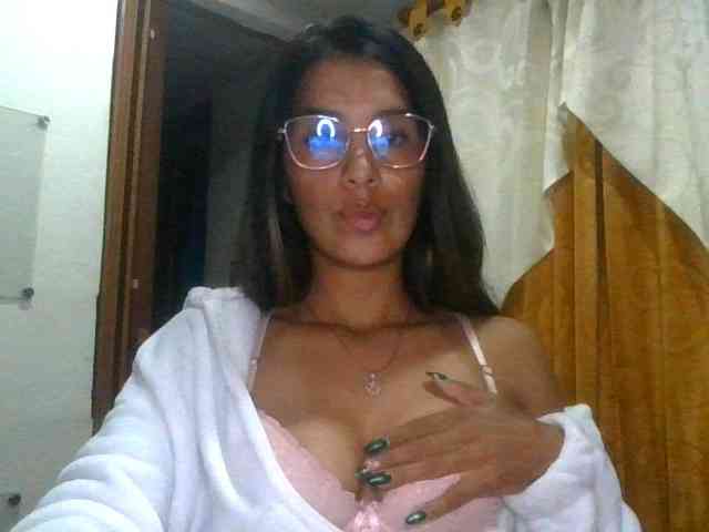 JuanaBrunette
