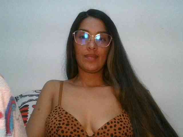 JuanaBrunette webcam