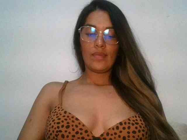 JuanaBrunette
