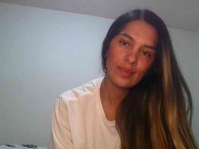 JuanaBrunette webcam