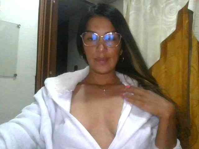 JuanaBrunette