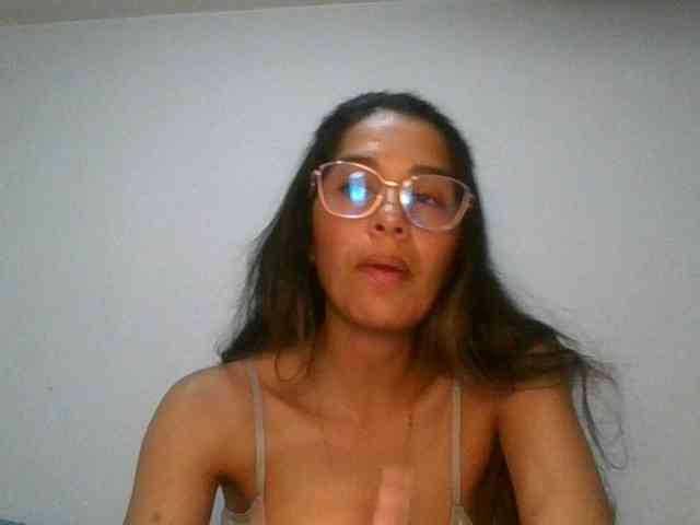 JuanaBrunette webcam