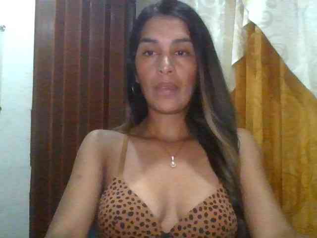 JuanaBrunette