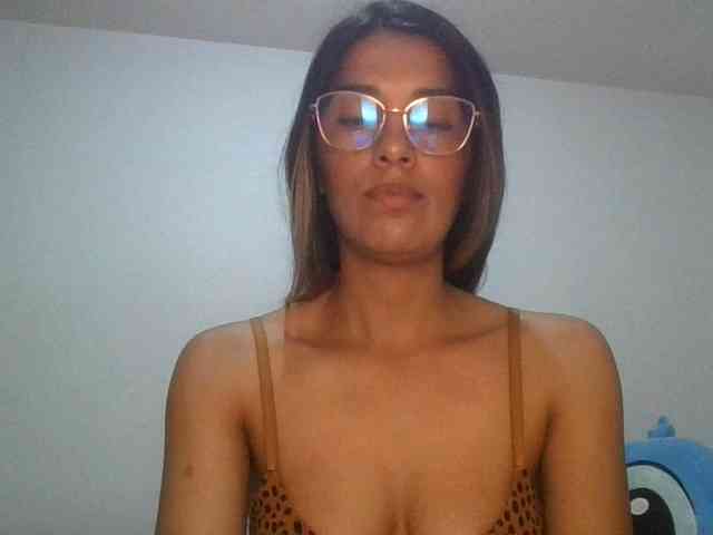JuanaBrunette webcam