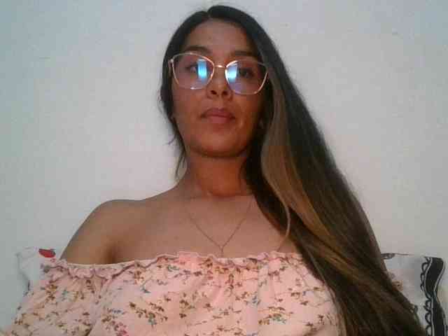 JuanaBrunette webcam