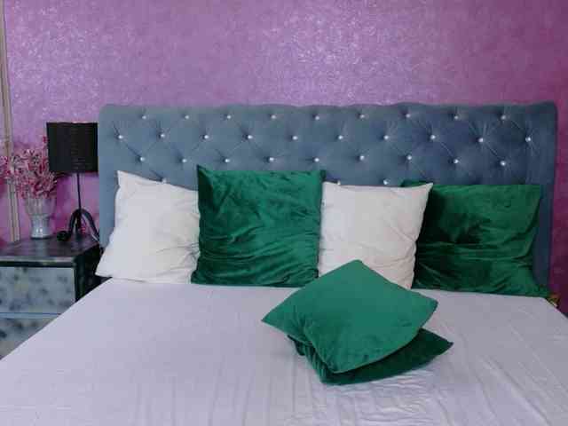 CarlaReys Live Webcam on BongaCams