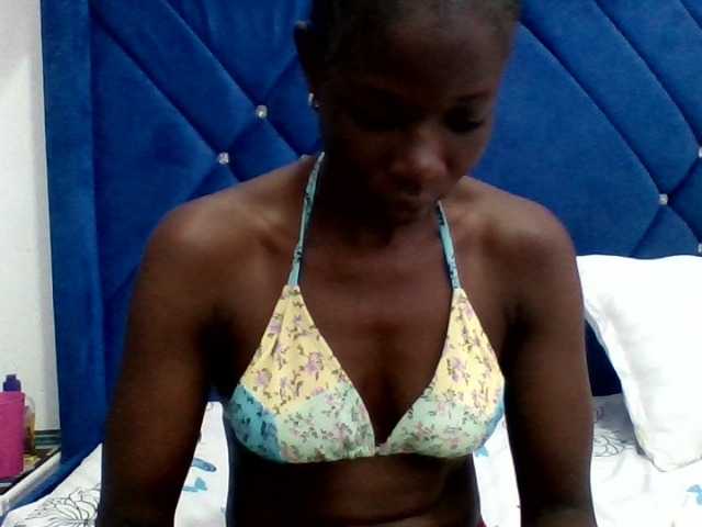 Afribebz, en vivo ahora en BongaCams