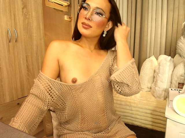 Miss_avacroft live webcam show