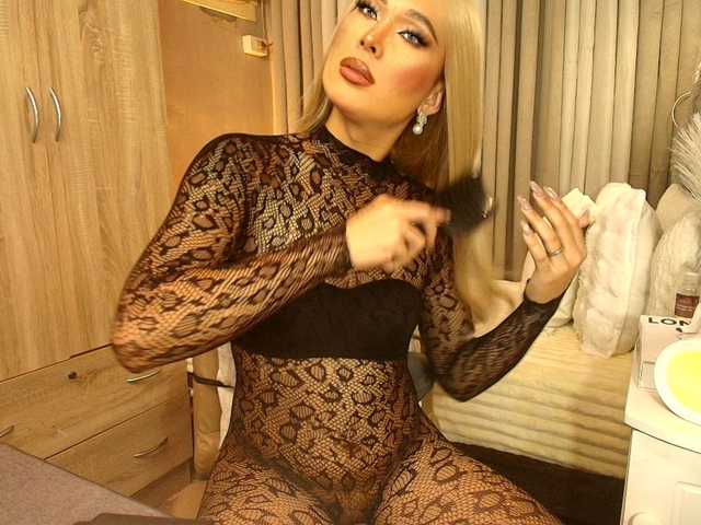 Miss_avacroft live webcam show