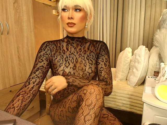 Miss_avacroft live webcam show