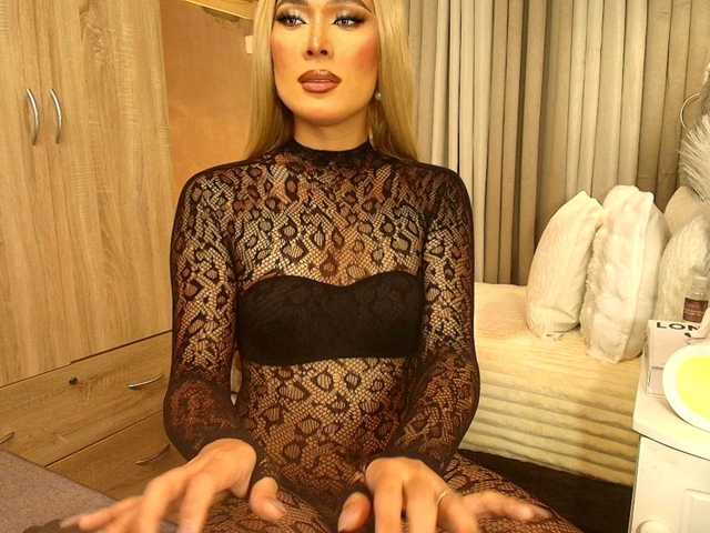 Miss_avacroft live webcam show