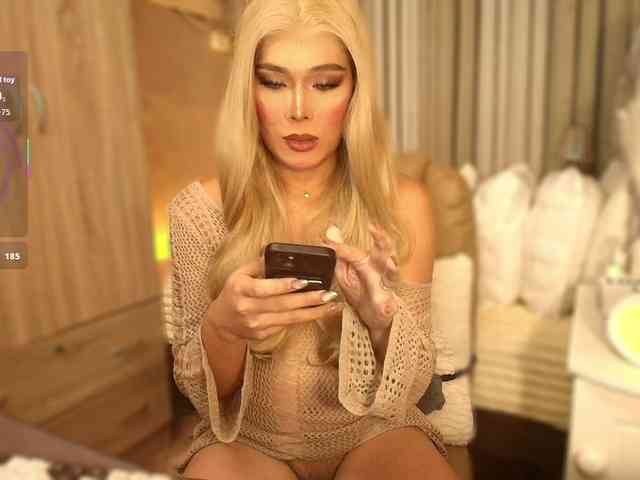 Miss-avacroft Sex Cam Show