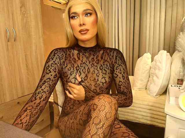 Miss-avacroft Live Webcam on BongaCams