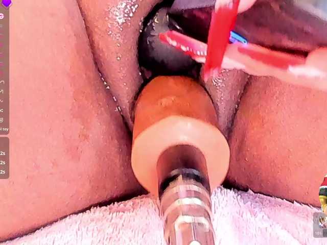 shaynamanson live cam on BongaCams