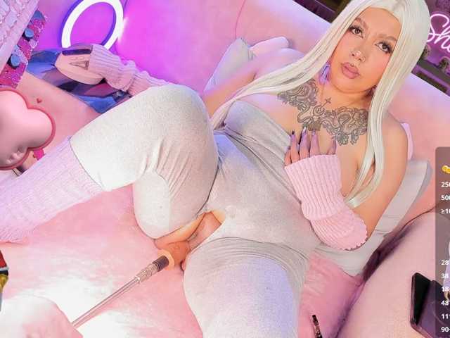 shaynamanson live cam on BongaCams