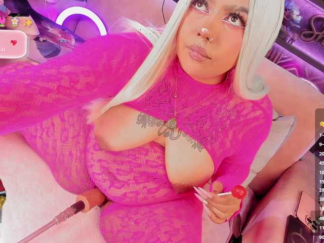 shaynamanson live cam on BongaCams