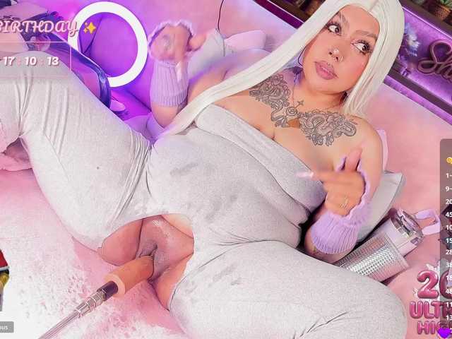 shaynamanson live cam on BongaCams