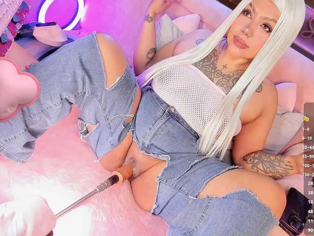 shaynamanson live cam on BongaCams