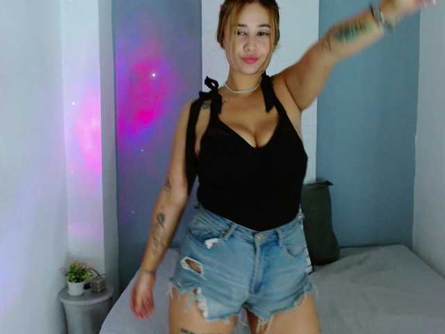 carlabeer — live female cam