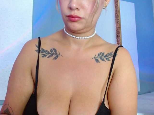 carlabeer's BongaCams show and profile