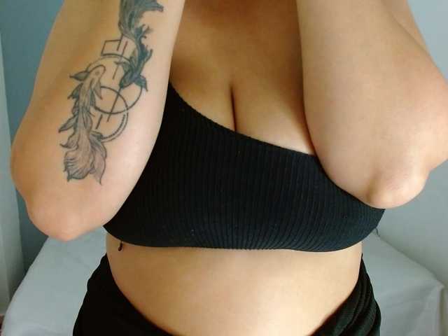 carlabeer live cam on BongaCams