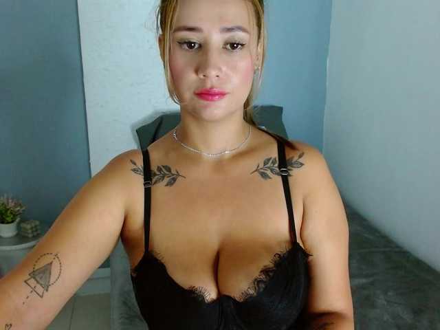 carlabeer live cam on BongaCams