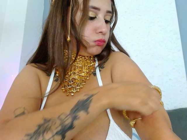 carlabeer live cam on BongaCams