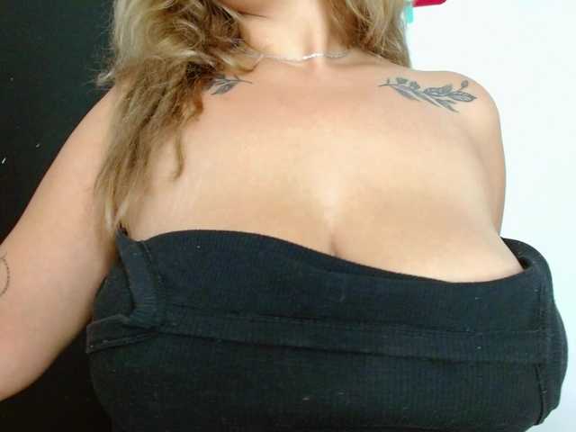 carlabeer live cam on BongaCams