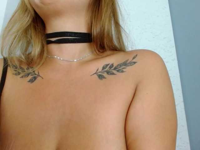 carlabeer live cam on BongaCams