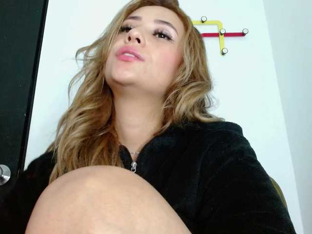 carlabeer live cam on BongaCams