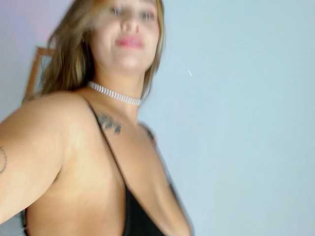 carlabeer live cam on BongaCams