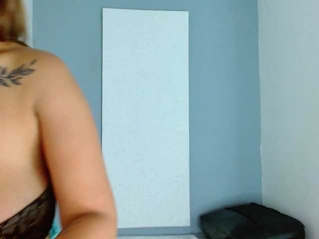 carlabeer live cam on BongaCams