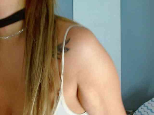 carlabeer Live Webcam on BongaCams