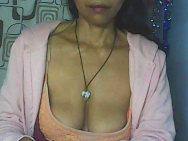 Cute0403 live cam on BongaCams