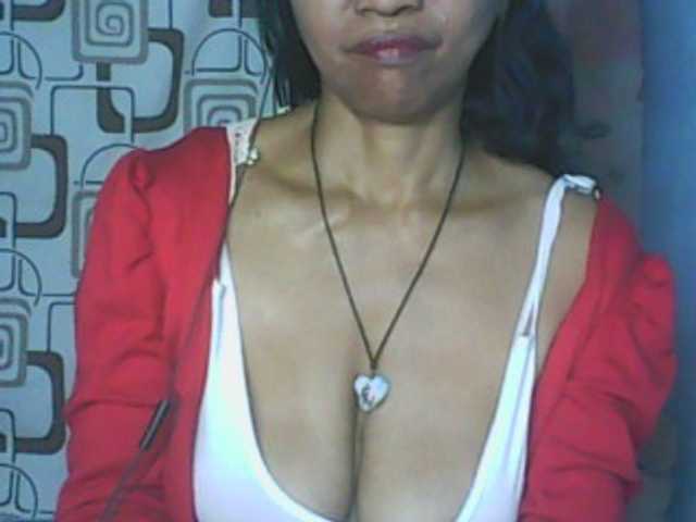 le modèle Cute0403 est en webcam porno dans un show sur le site bongacams, il possède les tags suivants: Ebony,Brunette,Hairy