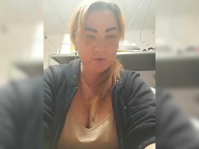 SweetMAZDA's BongaCams show and profile