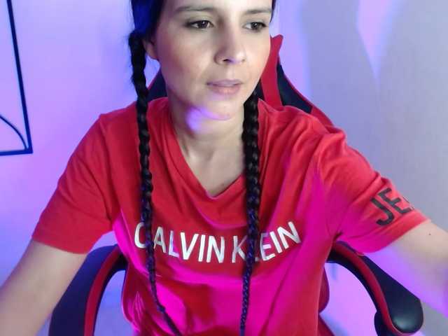 MiaRobinn