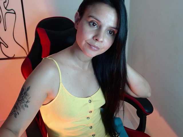 MiaRobinn live cam on BongaCams