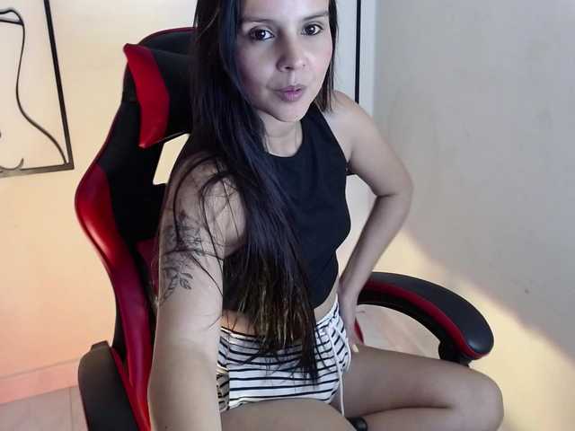 MiaRobinn webcam bongacams model stream image