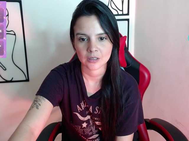 MiaRobinn live cam on BongaCams