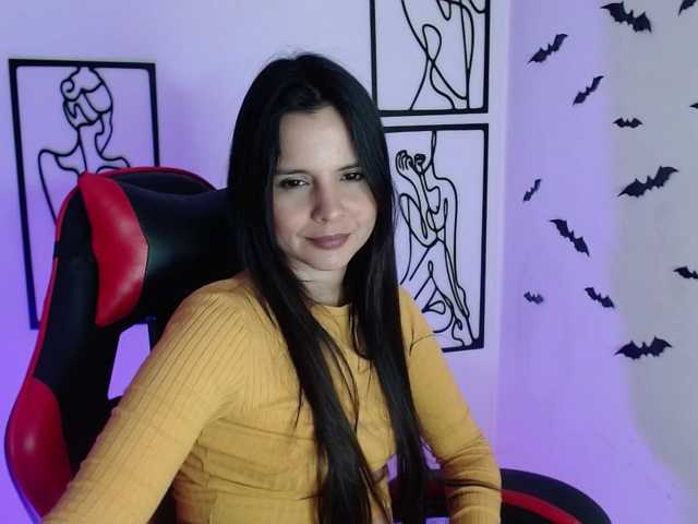MiaRobinn live cam on BongaCams