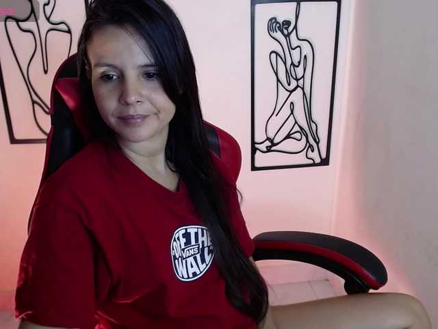 MiaRobinn live webcam show