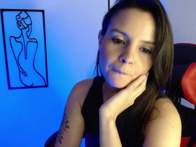 MiaRobinn live cam preview